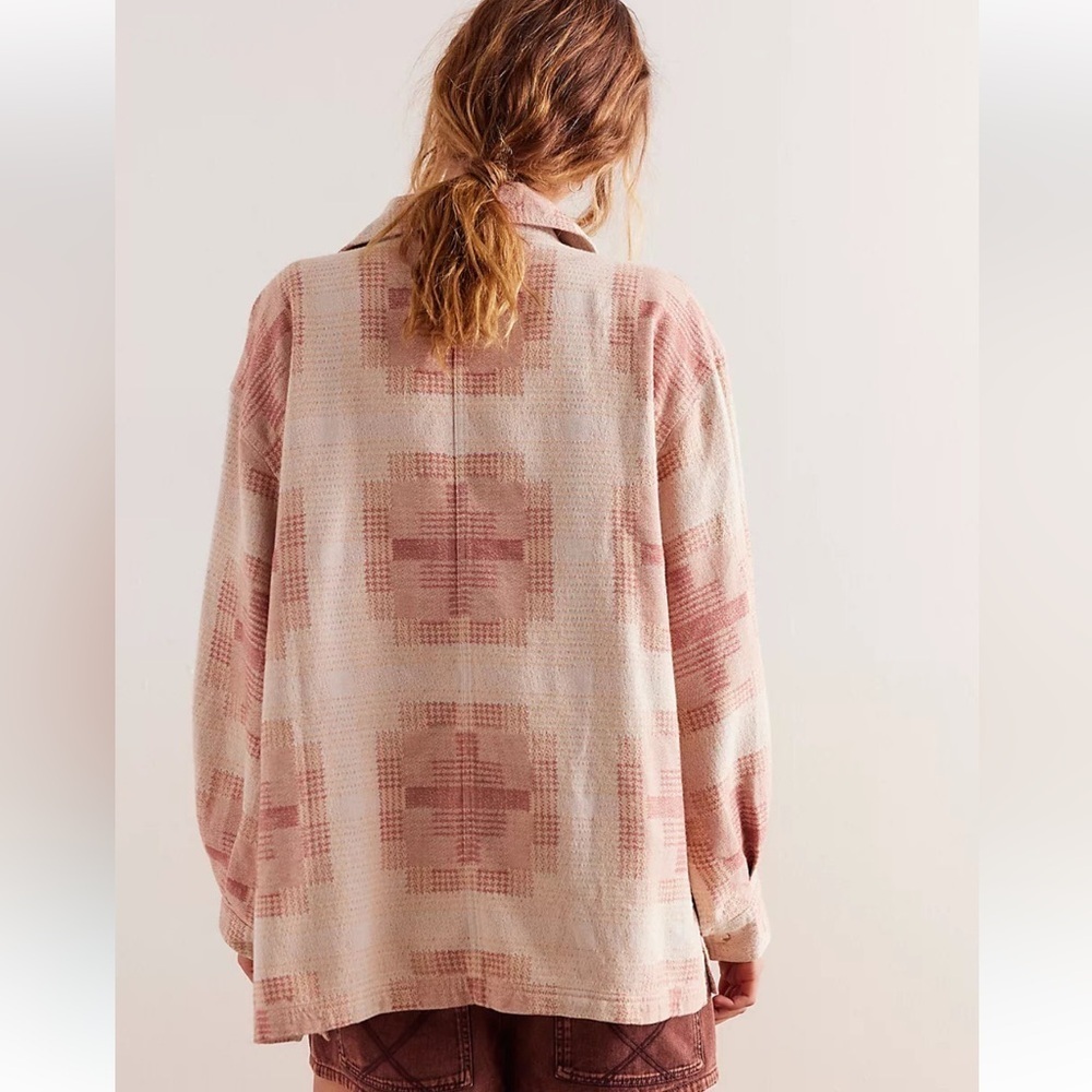 🆕 FREE PEOPLE WE THE FREE KEEP IT COZY SHIRT Oversized Small BERRY COMBO Cotton - Picture 2 of 14